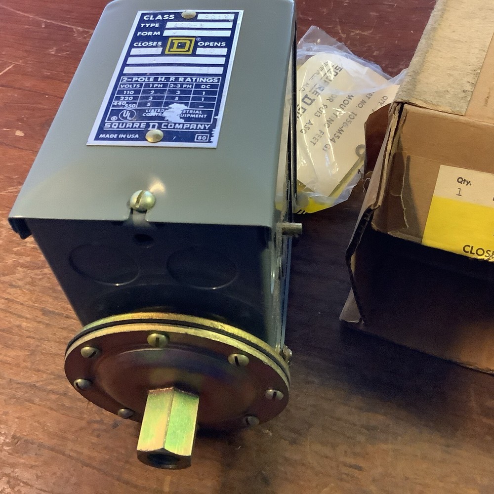 NOS Square D 9013 ASG-8 Pressure Switch Closes 50 Opens 70
