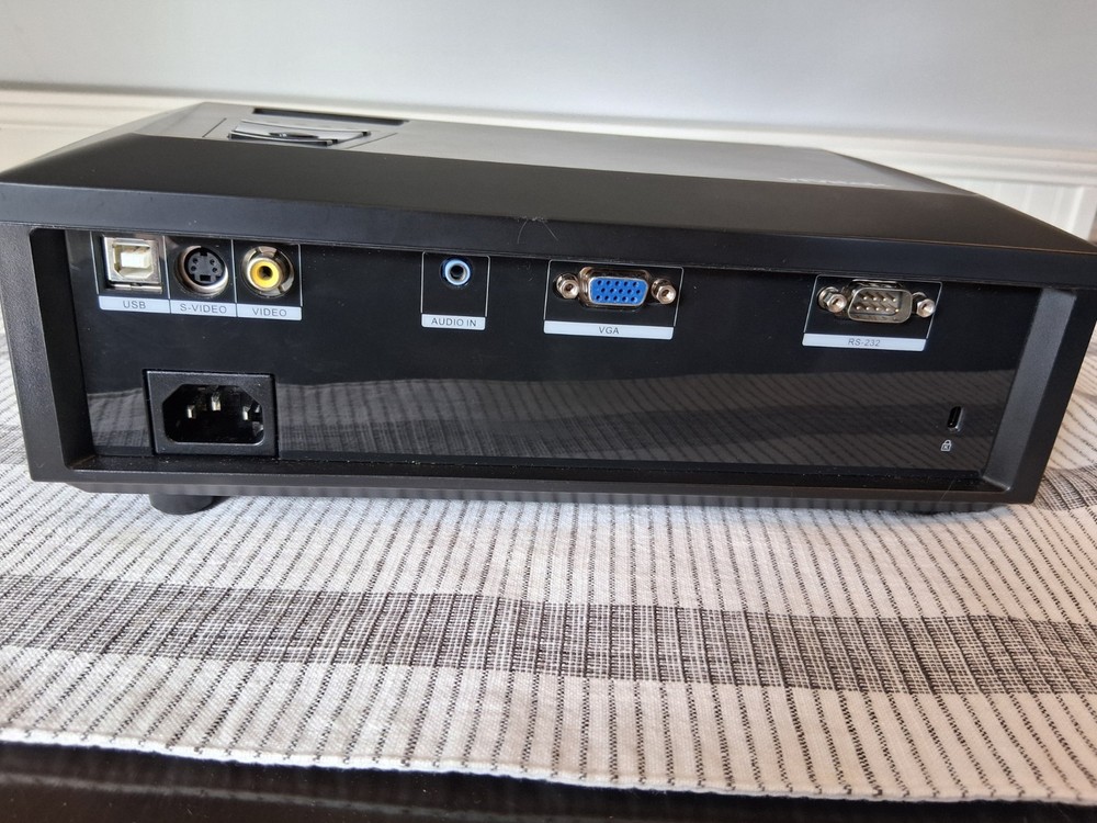 VIVITEK D825MS DLP Projector With Case, Remote, Cables