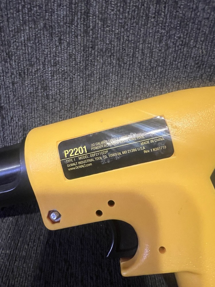 DEWALT P2201 Powder Actuated Tool