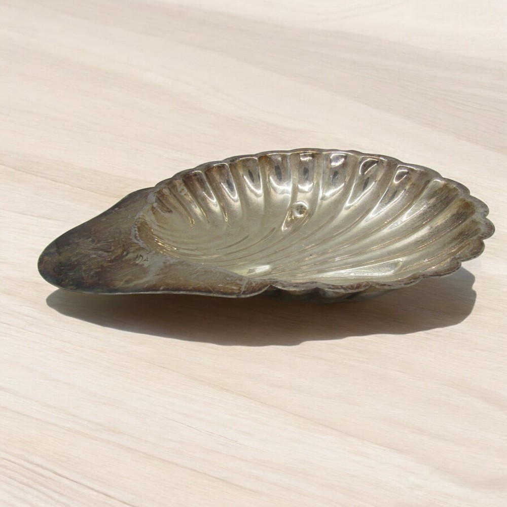 Vintage Oneida Silver Plated Shell Candy Dish 7" x 9"