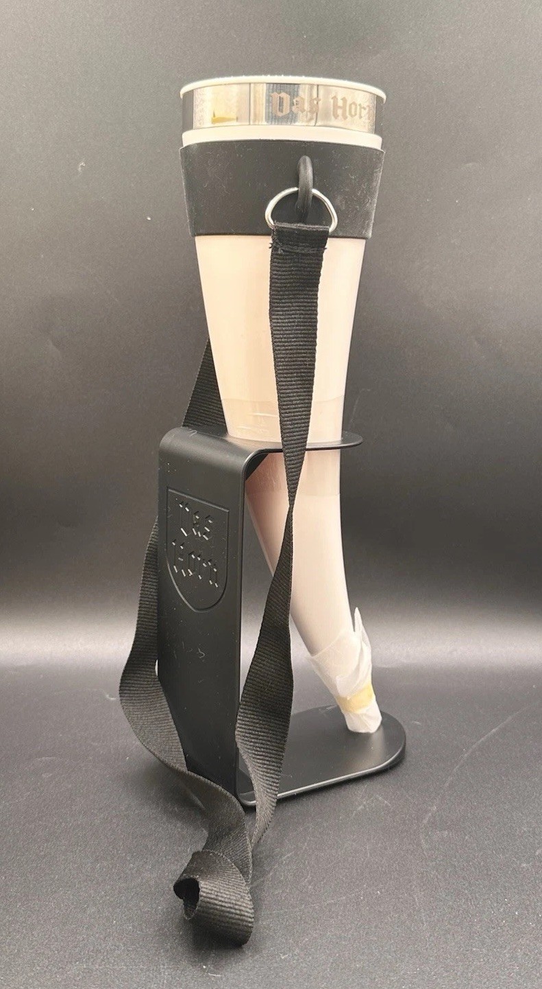 Das Horn VIKING Uber Drinking Vessel 24oz With Holder & Stand New in Open Box