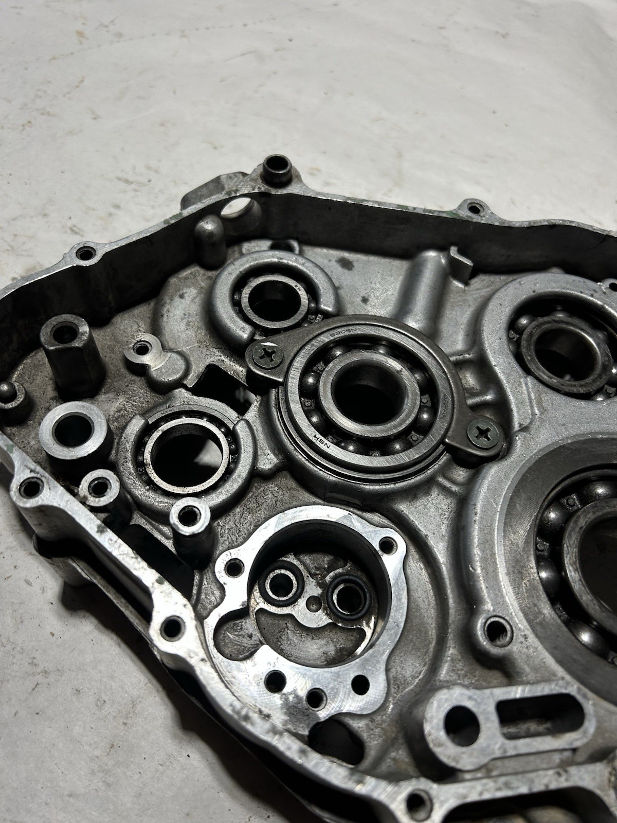 01-05 YAMAHA RAPTOR 660 660R OEM ENGINE MOTOR RIGHT SIDE CRANKCASE HALF BLOCK