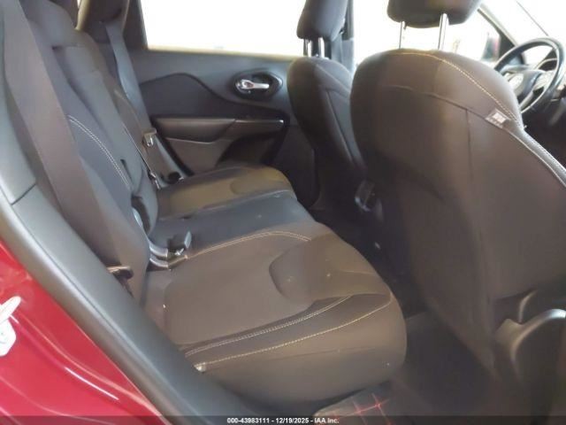 (LOCAL PICKUP ONLY) Trunk/Hatch/Tailgate With Rear View Camera Fits 14-18 CHEROK