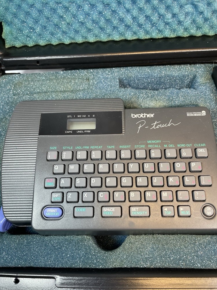 Brother P-Touch PT-15 Portable Electronic Labeling Maker System w/ Case *Tested