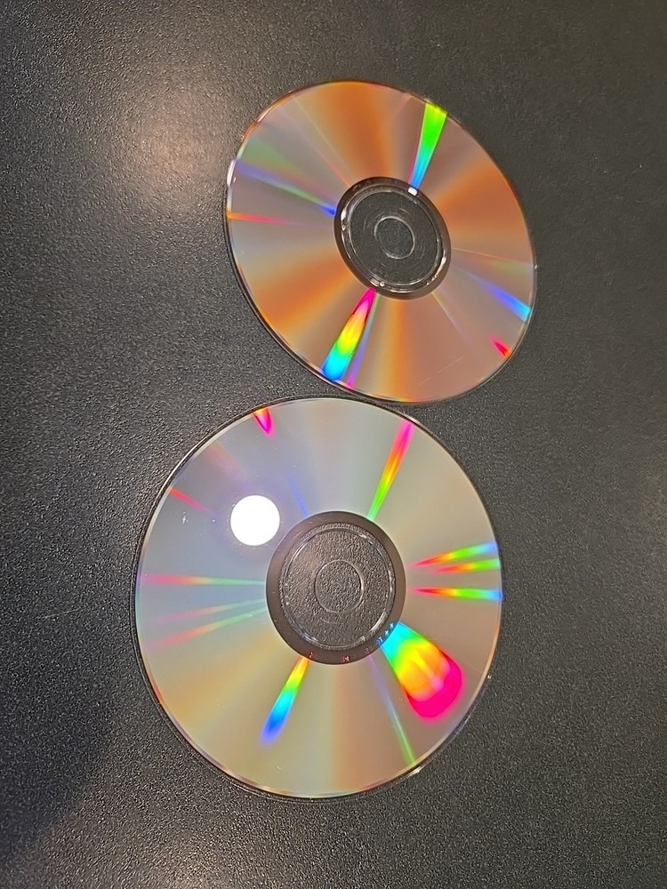 Microsoft Flight Simulator 2000 PC Computer Video Game 2 CD-ROM Disc ID#