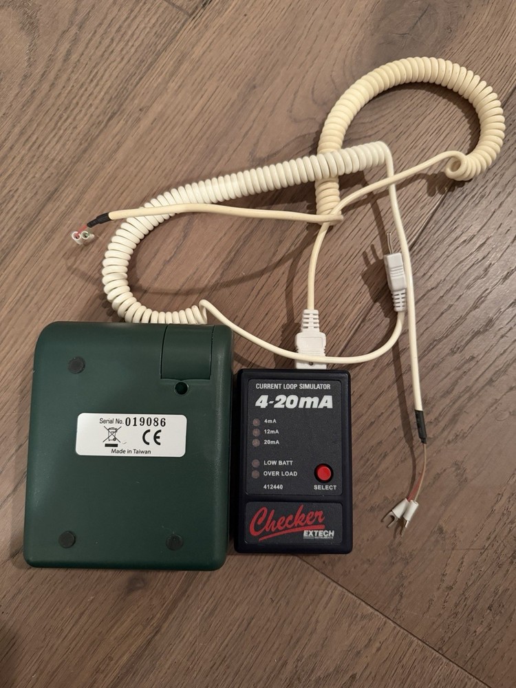 Extech 412440 Current Loop Simulator 4-20mA Process Calibrator