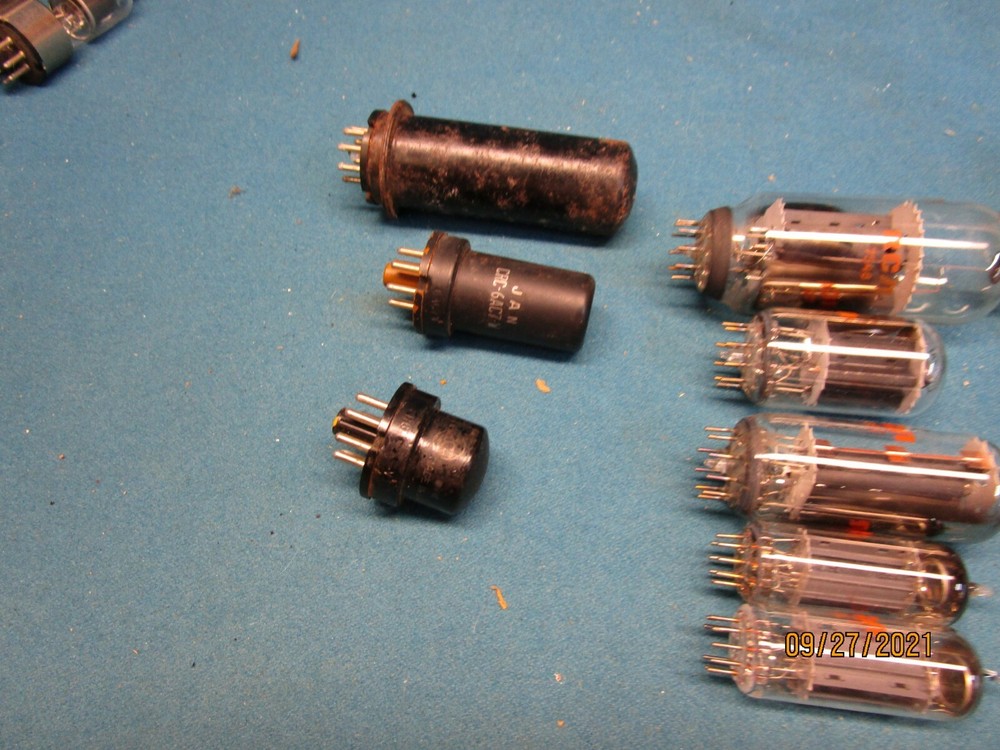 17 Used Untested RCA Vacuum Tubes Various Sizes and Styles