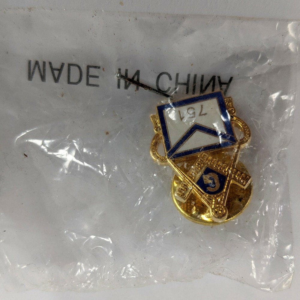 Freemason Masonic Lapel Pin 751 Envelope