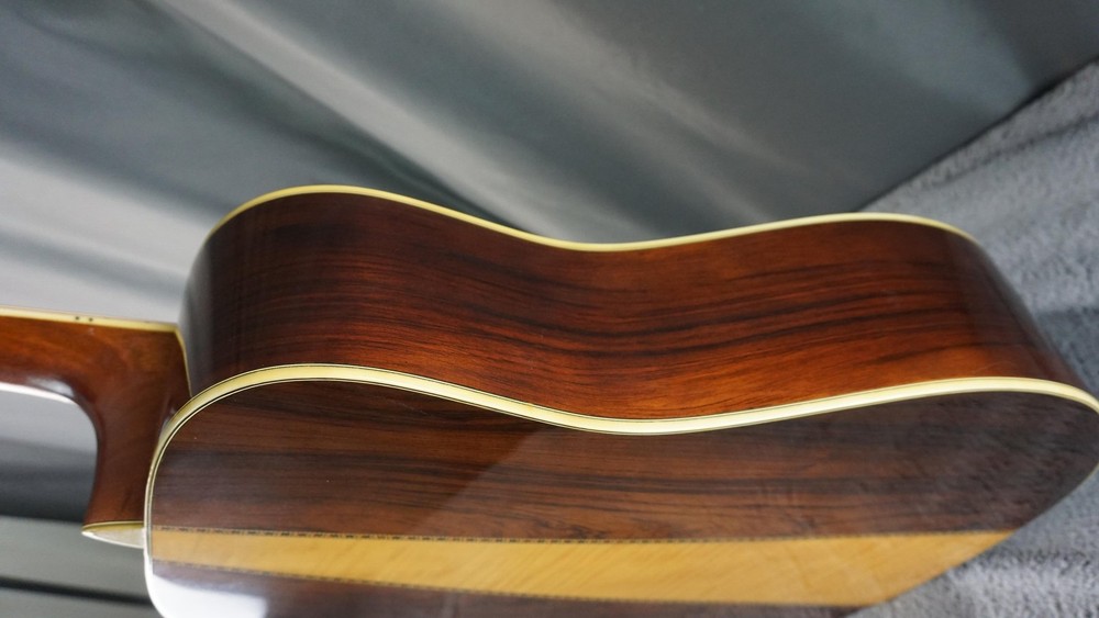 Morris W-40 Japan Solid Spruce Top w/ Fishman Electronics