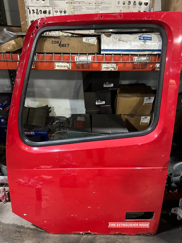 VOLVO VNL DOOR