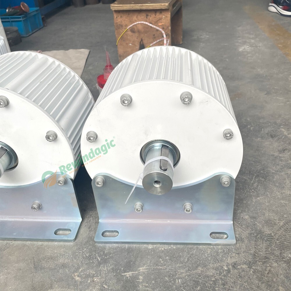 2000W Permanent Magnet Synchronous Generator With Reducer Motor 48V 220V 380V