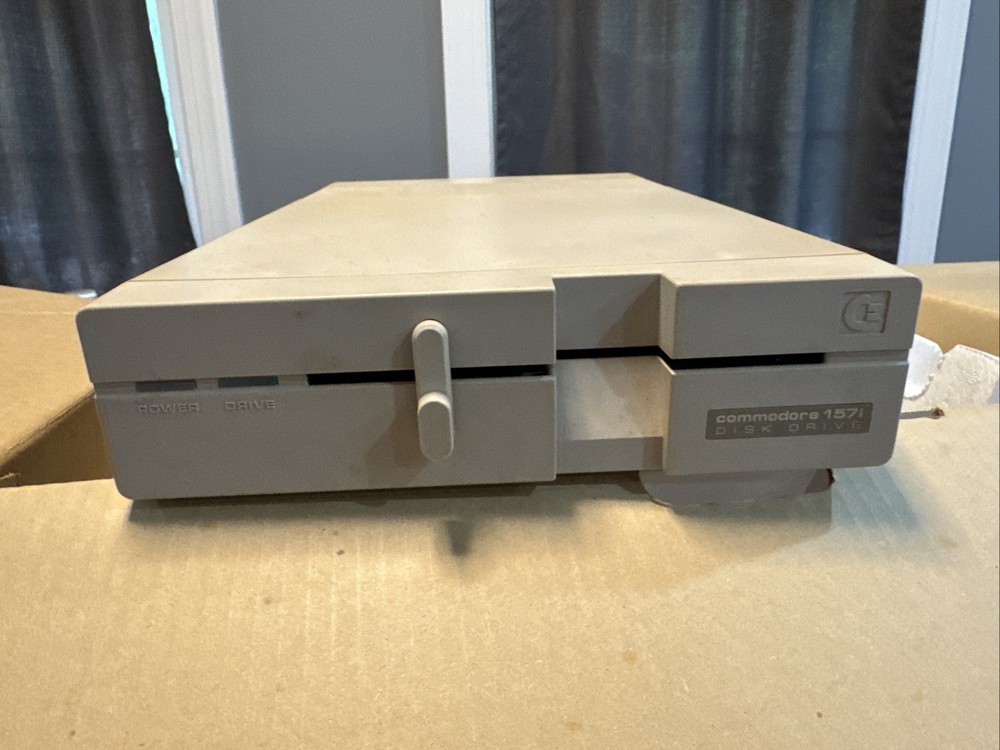 Commodore 1571 Disk Drive