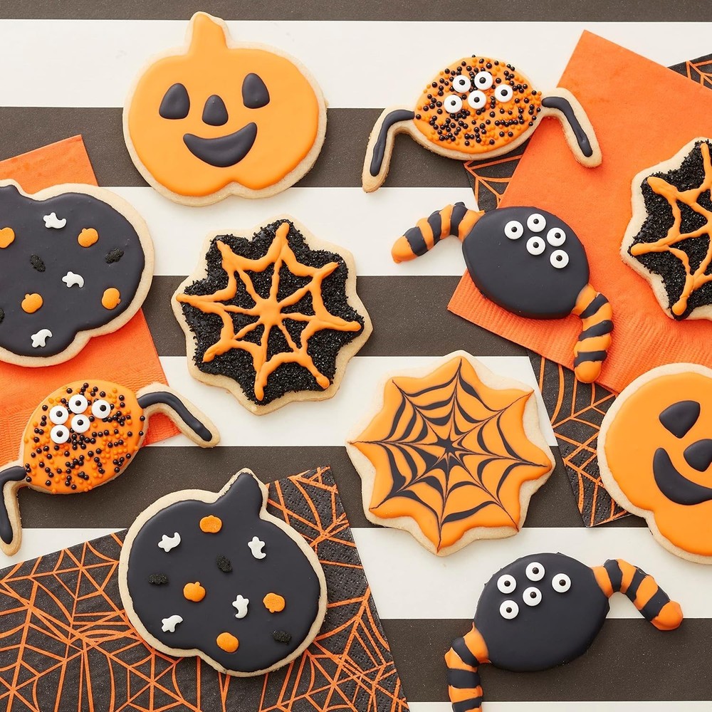 Control Your Designs with Fast-Drying Black Cookie Icing, 7.5 oz Squeeze Bottle