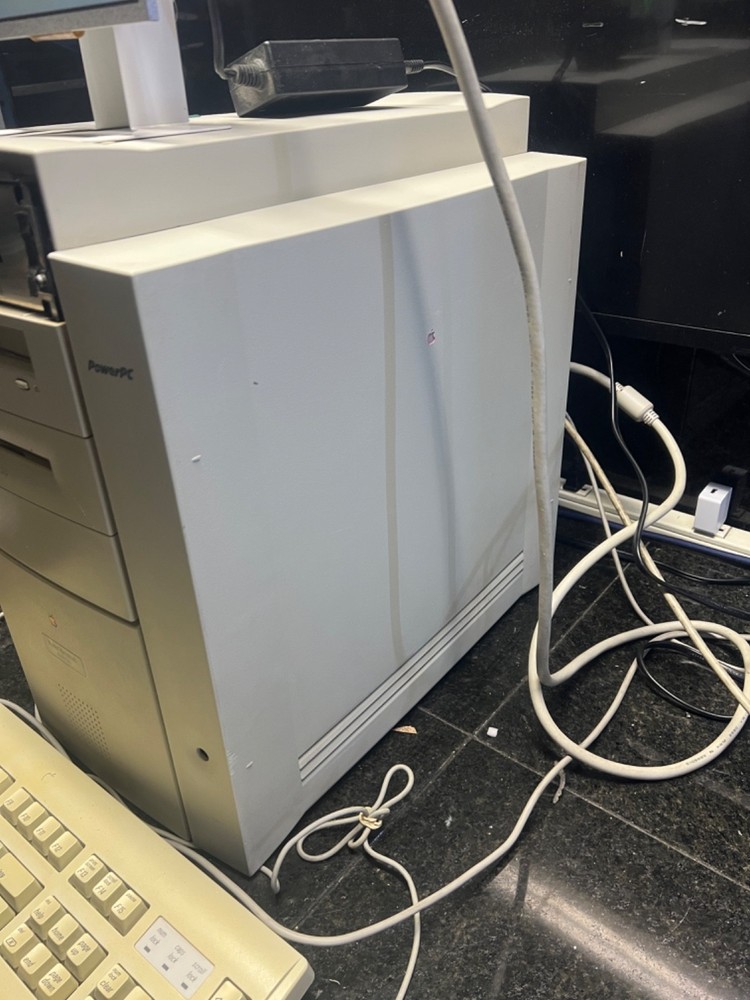 Apple Power Macintosh 8600/300 Desktop Computer M5433-WORKING-TESTED