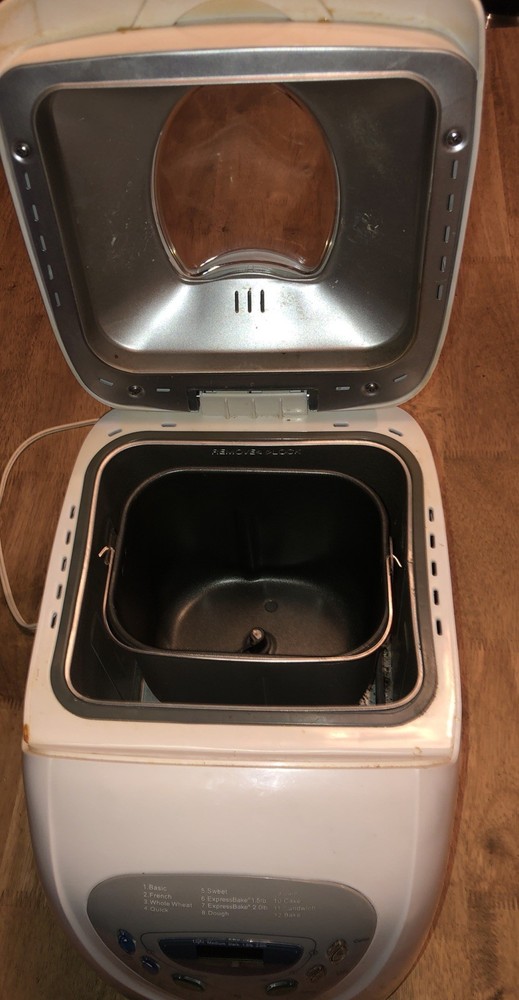 Sunbeam 5891 Bread Maker 1.5 2 lb Programmable Breadmaker Horizontal Loaf