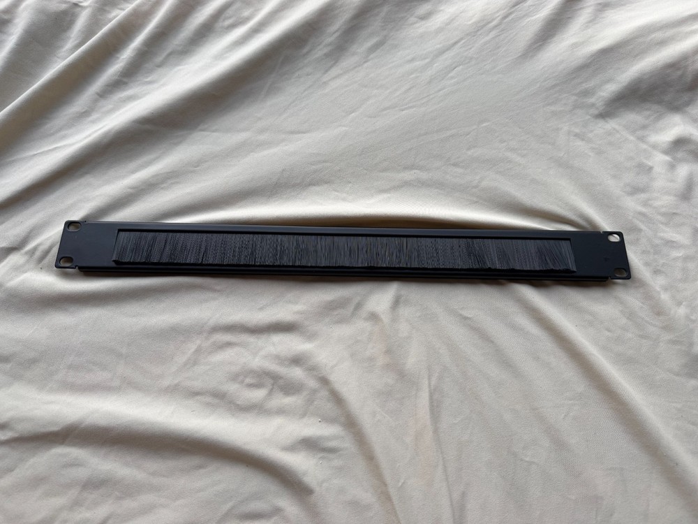 PRO SIGNAL - 1U 19" Rack Mount Brush Plate