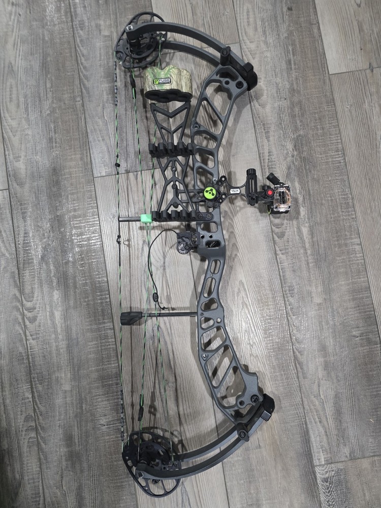 PSE Archery EVO XF 33 Compound Bow