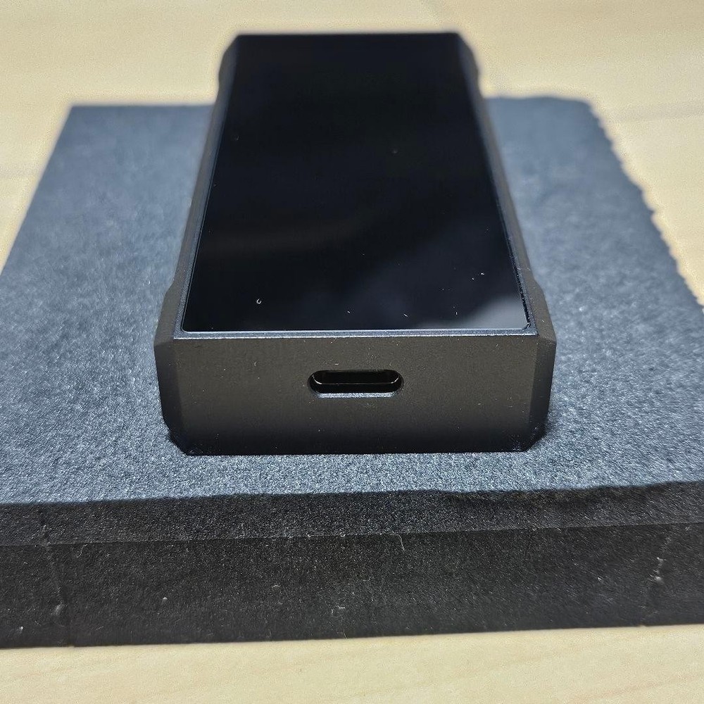 FiiO BTR7 Portable DAC Amp w/ Box All Function Tested Black