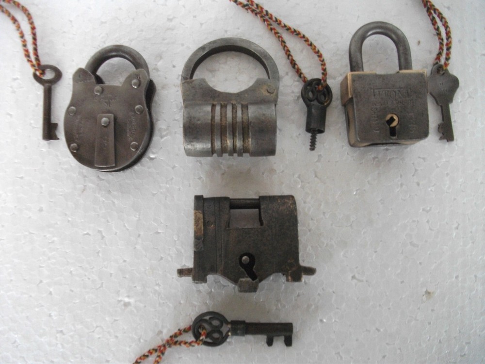 4 Pc Vintage Iron Different Shape Solid Handcrafted Heavy Padlock
