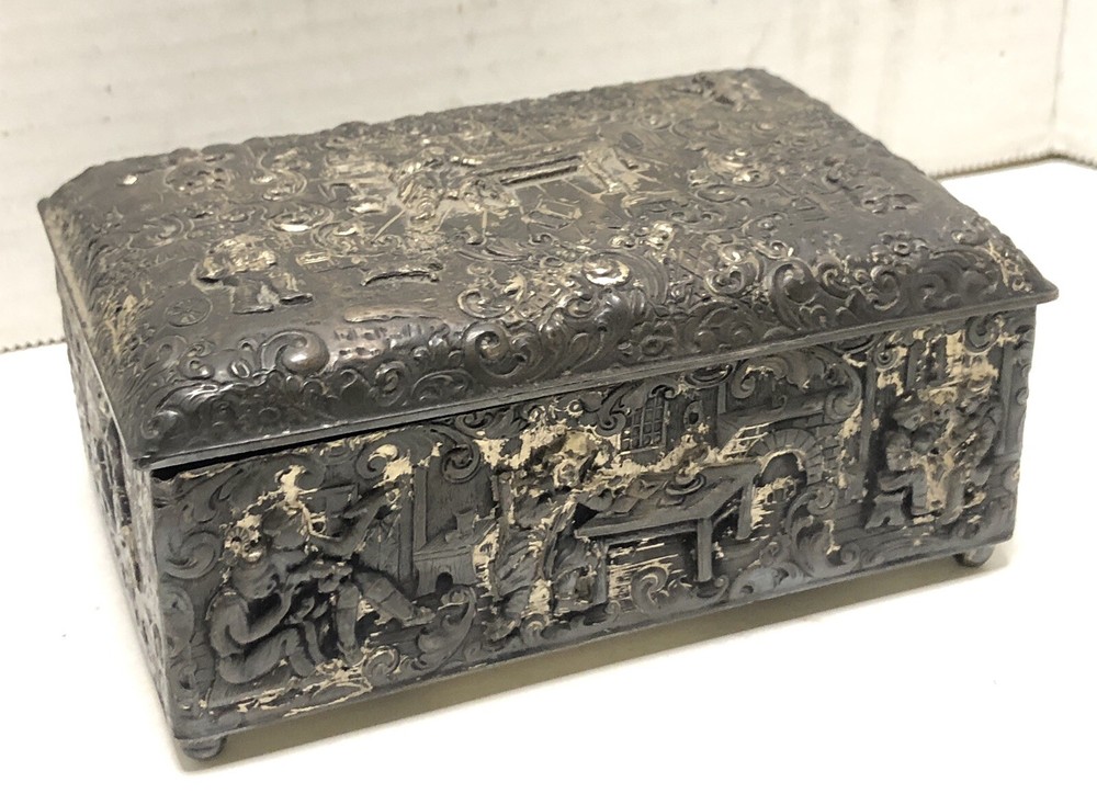 Vintage William Rogers Silver Plate Wooden Cigarette or Trinket Ornate Box 83660