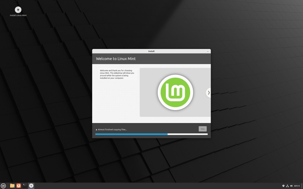 Linux Mint 22.1 Beta Install/Live - DVD or USB Flash Drive