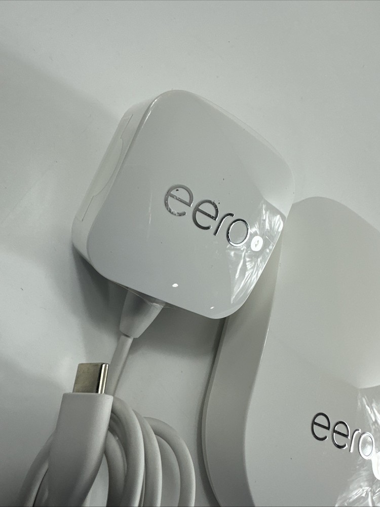 EERO BO10001 Wi-Fi System plus 1 Extender DO10001