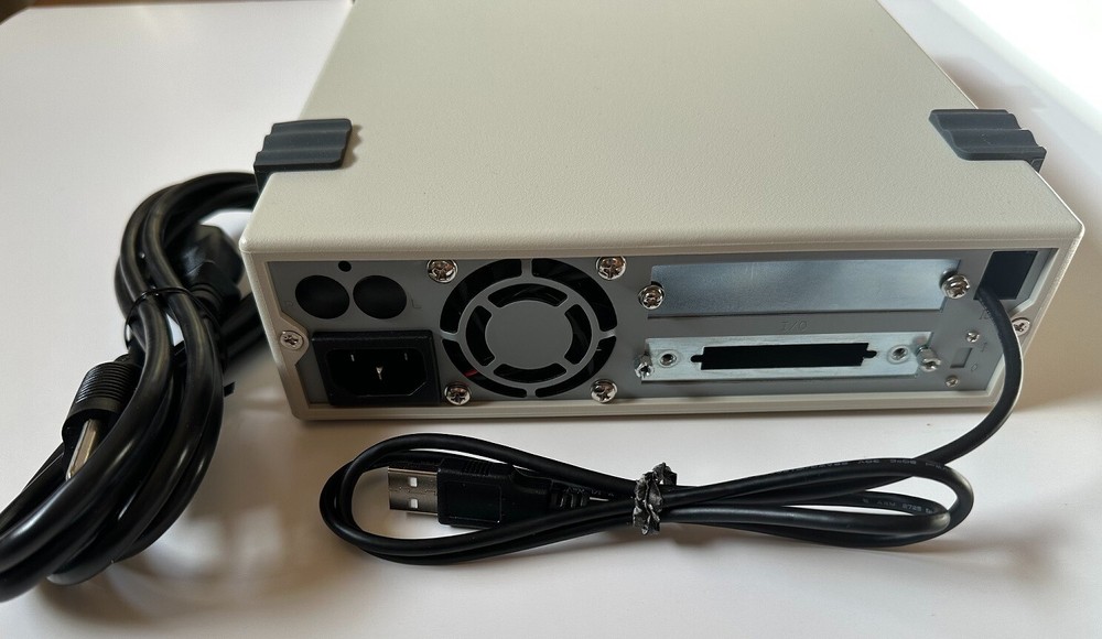 Dynamo 640 USB External USB Fujitsu 640mb Externally Powered