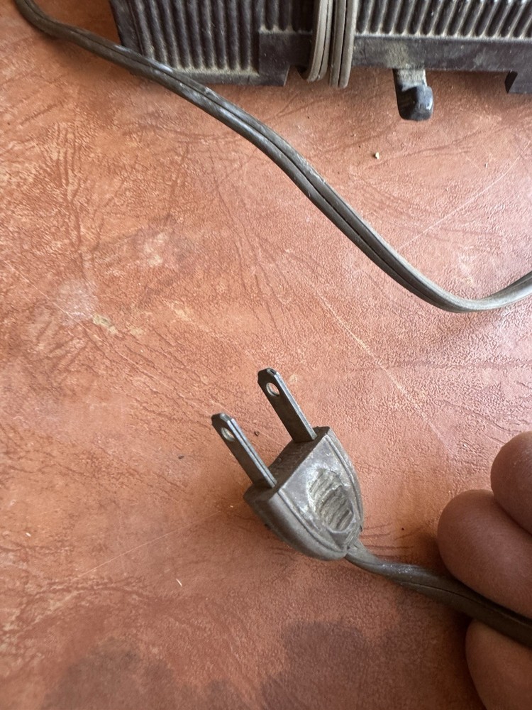 Vintage Untested neswn Radio