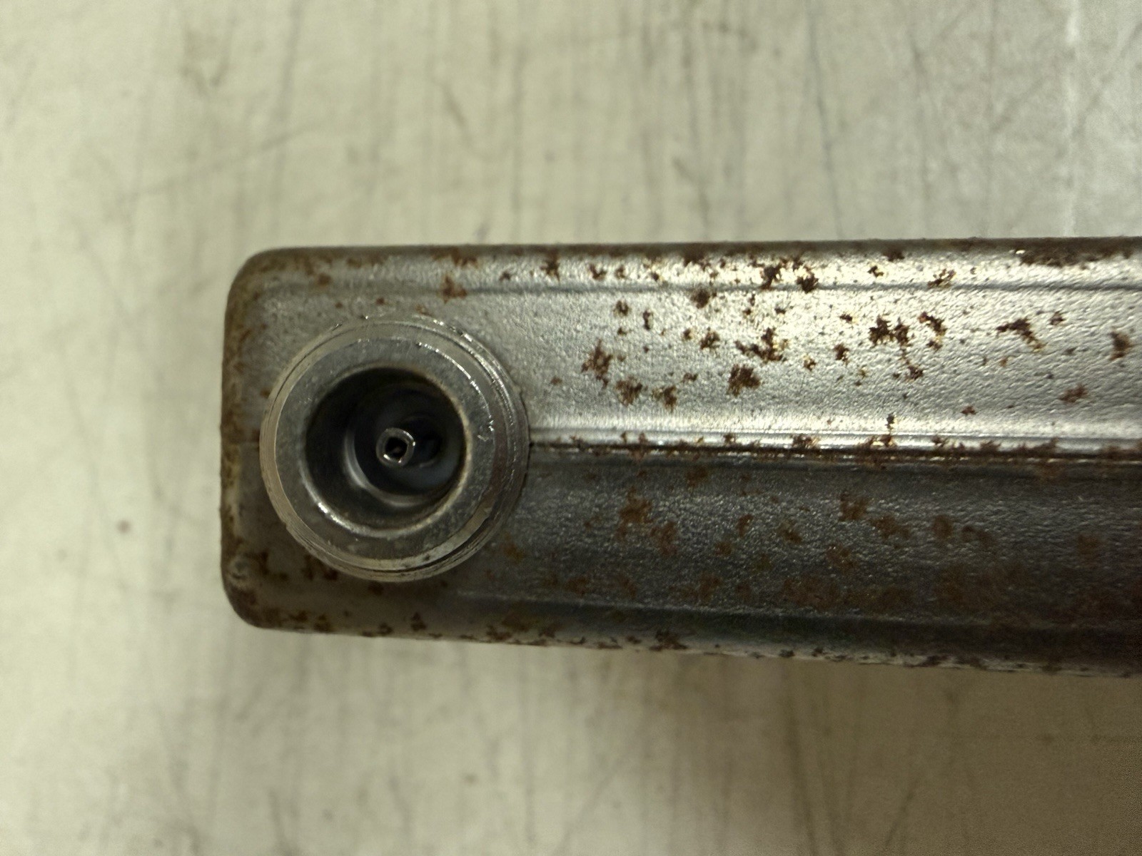 Microwave Associate 462.600 UHF MHz Single Load Isolator GMRS