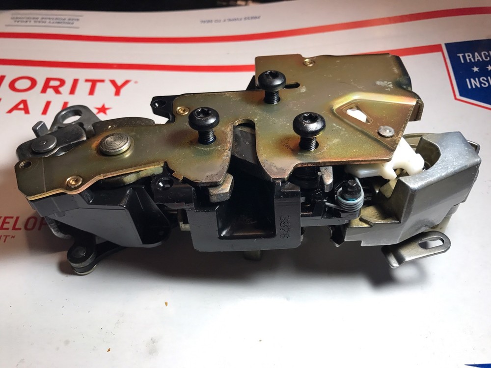 2003-06 LINCOLN NAVIGATOR POWER LIFTGATE LOCK LATCH ASSEMBLY RELEASE OEM