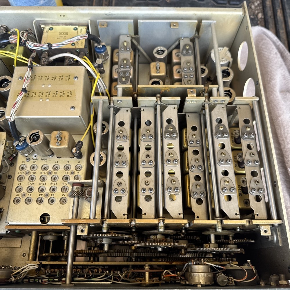 AMELCO R-390A/URR HF Communication Receiver