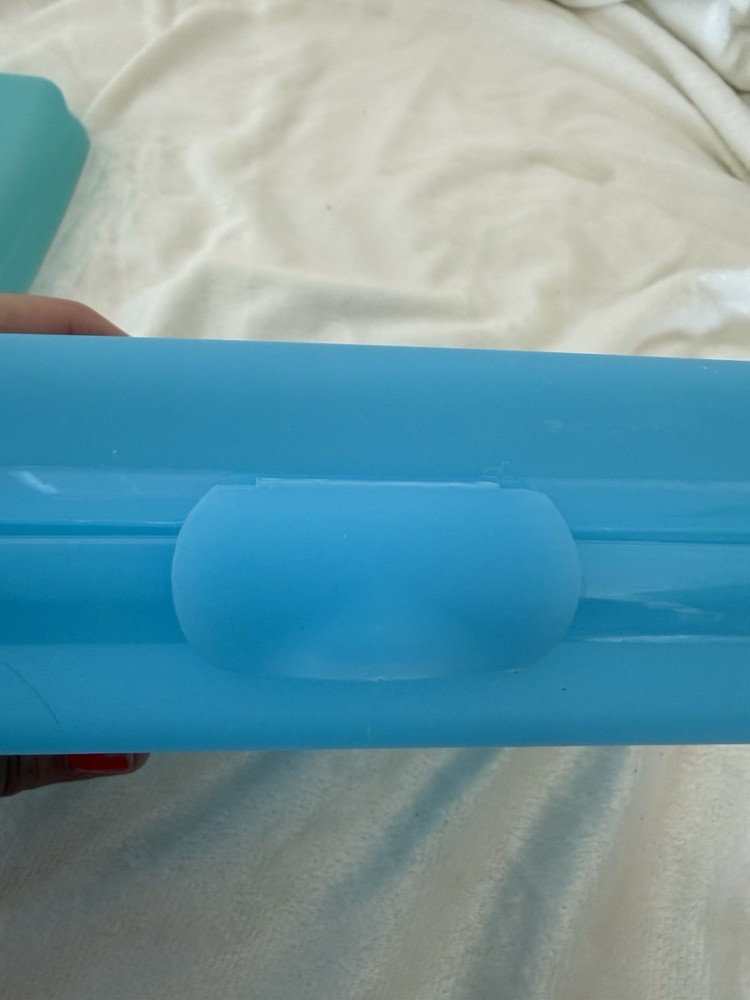 Tupperware Sandwich Keeper Reusable Containers 3 count With Attached Lid