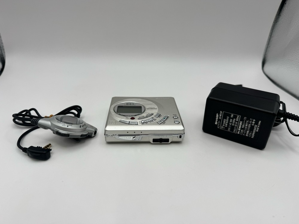 Sharp MD Portable Recorder MD-M821 Silver With Remote AC Adapter Tested Japan