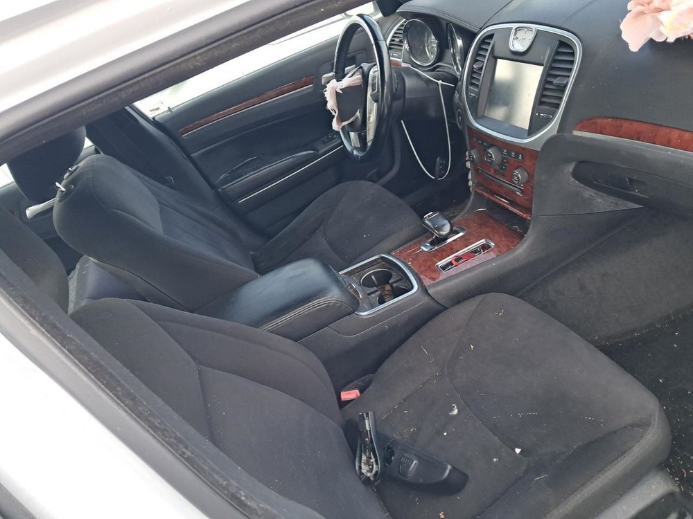 300 2012 Glove Box 4892477