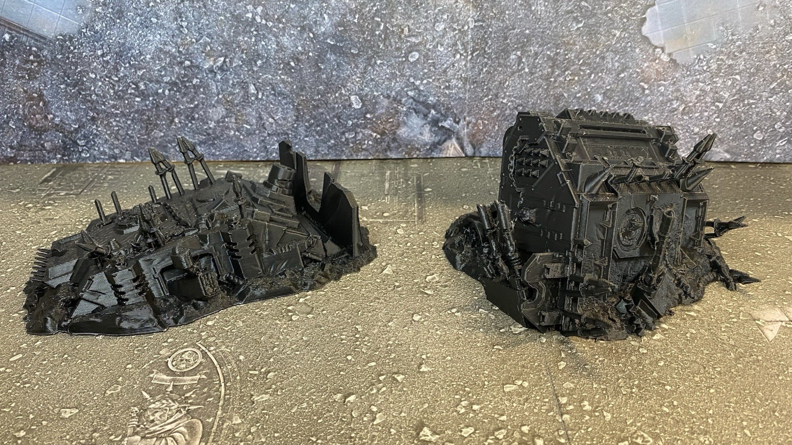 Tabletop Terrain - Wrecked Tanks - Warhammer 40K/ Fantasy Compatible - Lot of 6