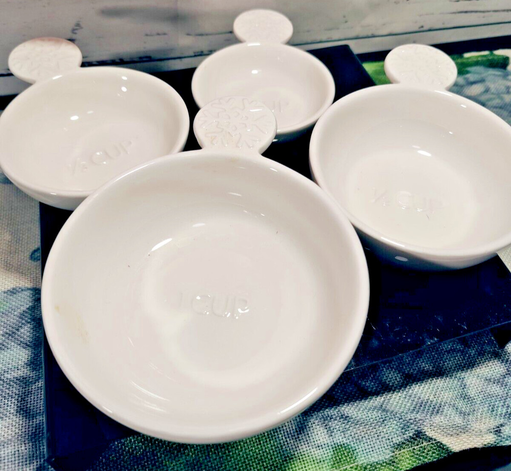 Hallmark Porcelain Stacked White Snow Flake Handle Measuring Cups Whole Set