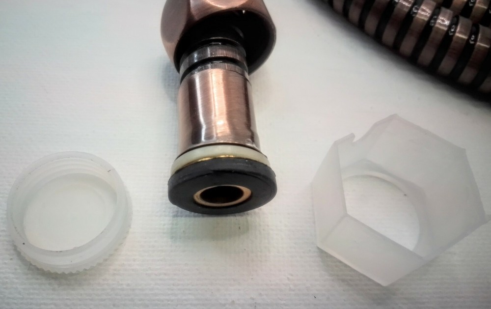 MINDFUL DESIGN - DOUBLE LOCKING SHOWER HOSE - COPPER PLATING 5'