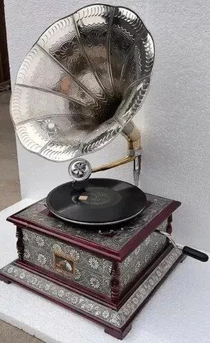 Antique Gramophone, Fully Functional Working Phonograph, win-up record player