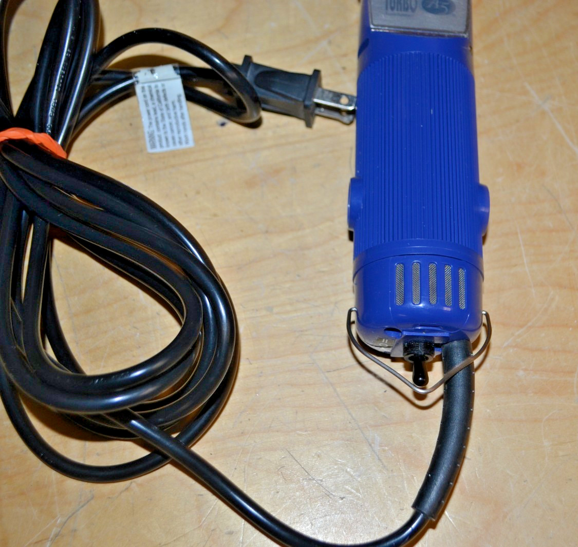 Oster Turbo A5 Professional Animal Clippers w/ Cryotech ~ Size 15 ~ 111038-030