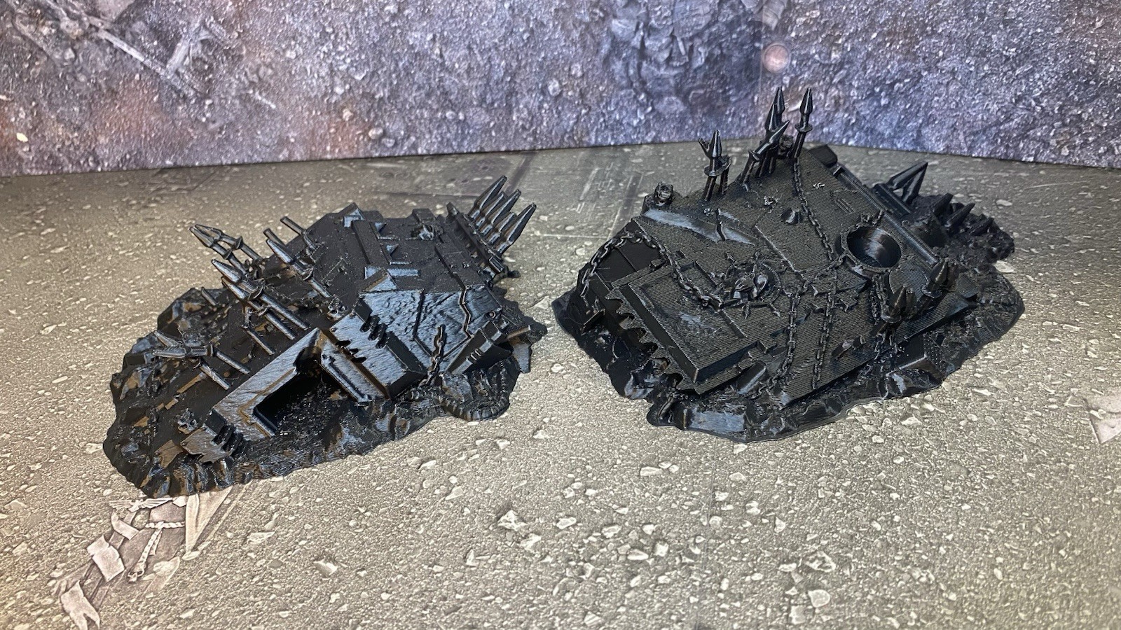 Tabletop Terrain - Wrecked Tanks - Warhammer 40K/ Fantasy Compatible - Lot of 6