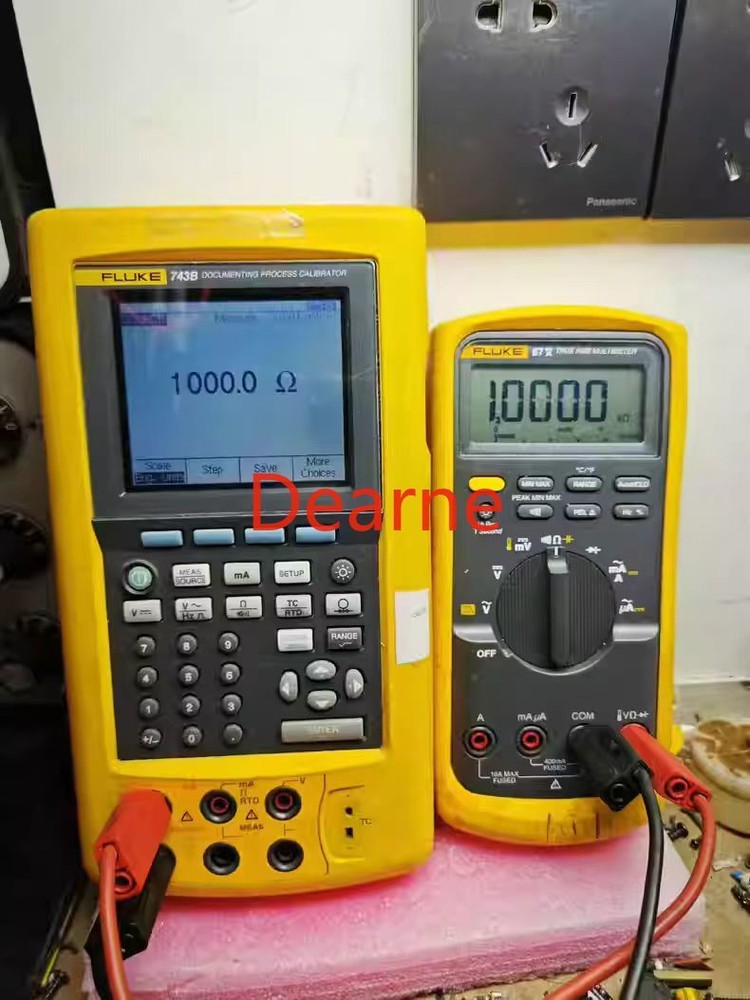 Fluke 743B Documenting Process Calibrator