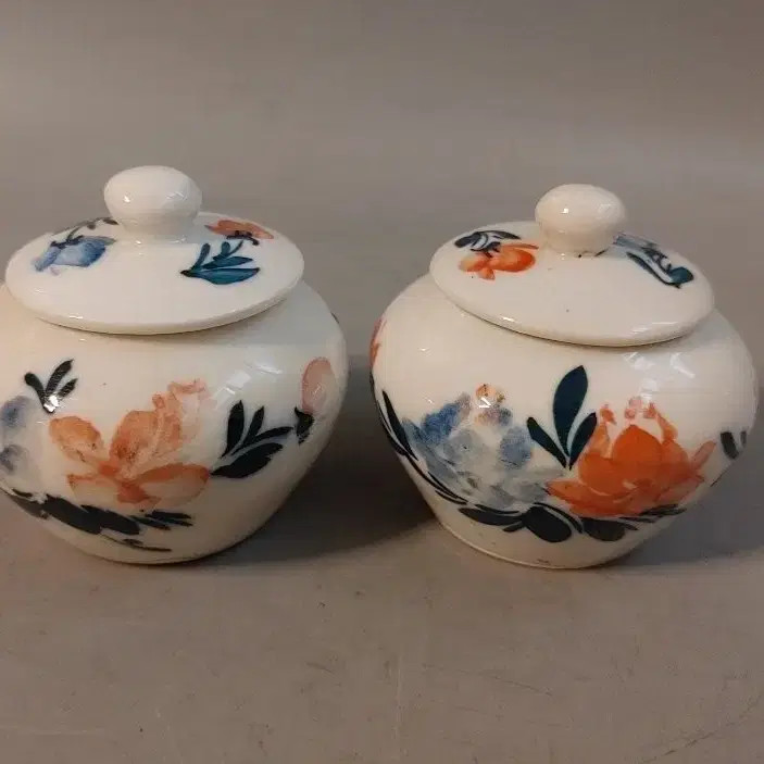 Flower Pattern White Celadon Incense Holder Pair