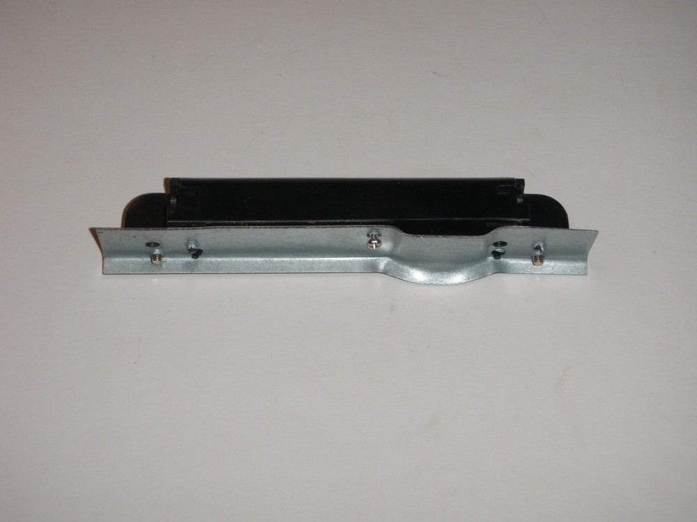 Hinge Assembly for Kenmore Bread Maker Model 100.1293480A