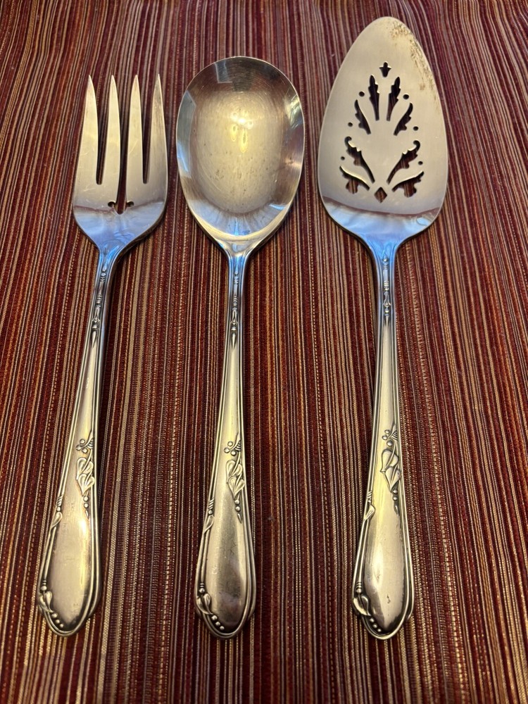 WM Rogers A1 Plus Oneida LTD Silverplate Meadowbrook Serving Spoons & Fork Pie
