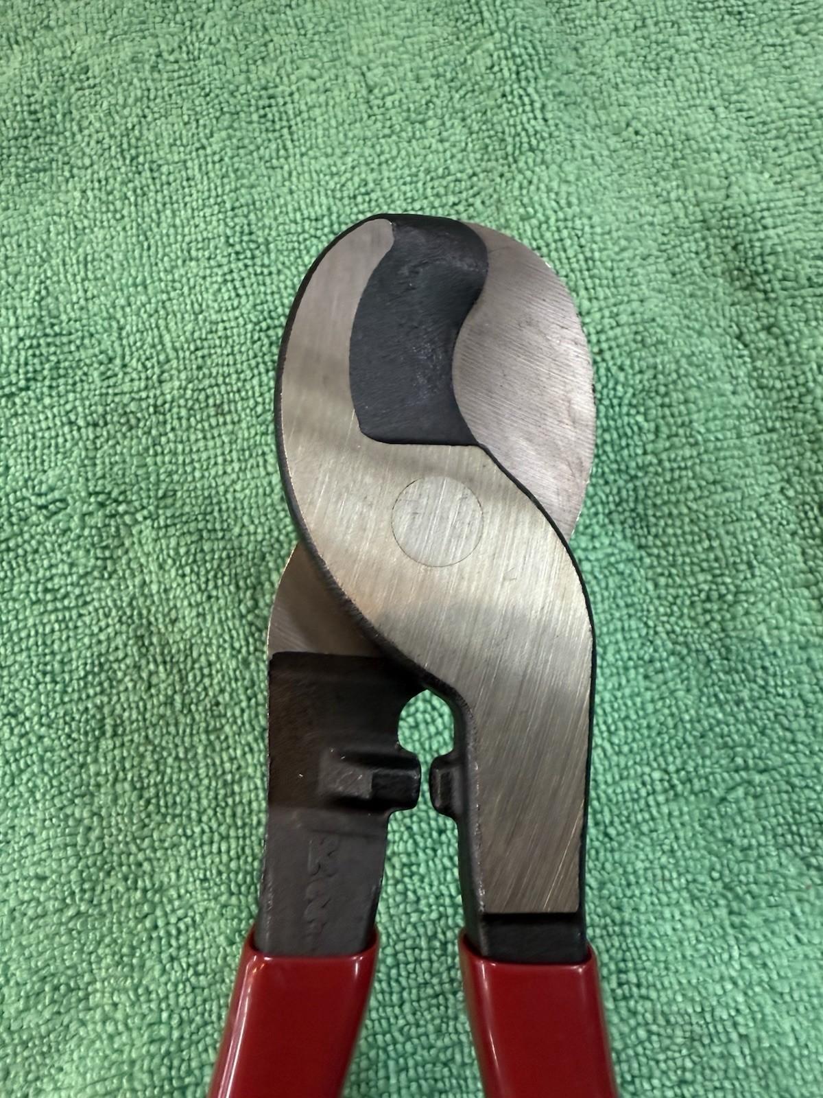 Klein Tools 63050 9-1/2" High Leverage Cable Cutters Pliers