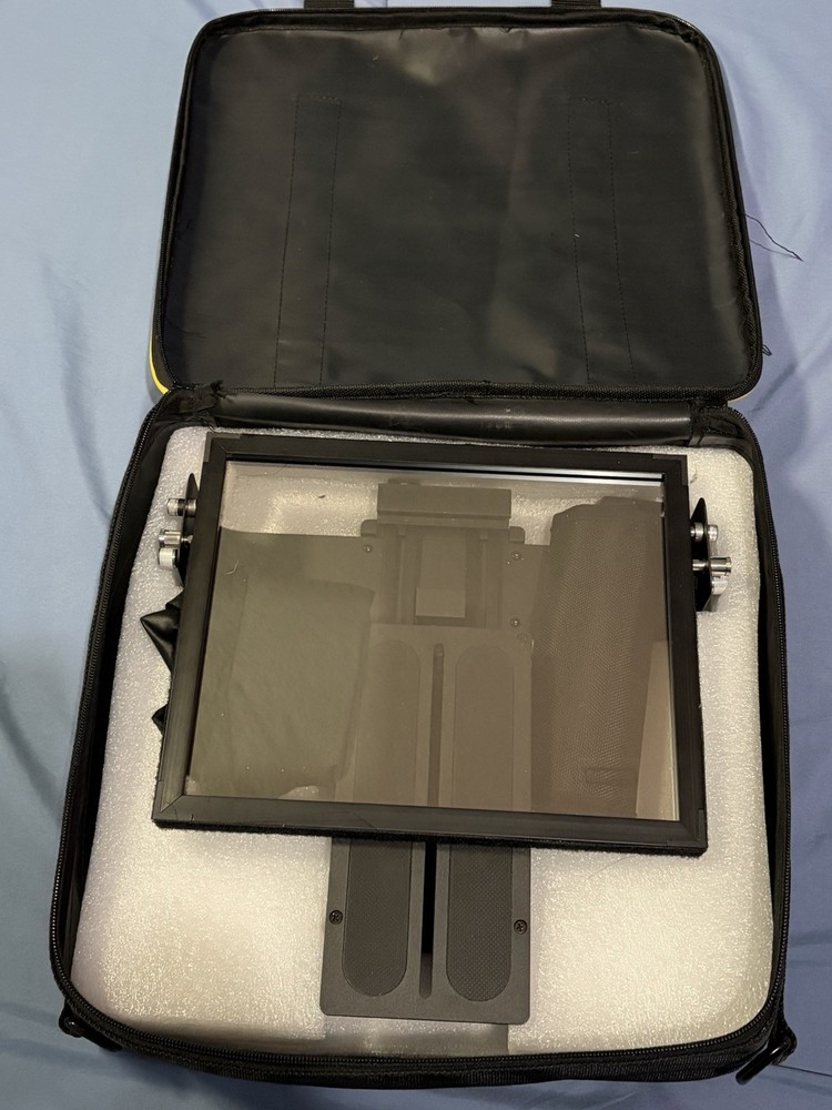 Glide Gear Teleprompter with Carrying Case