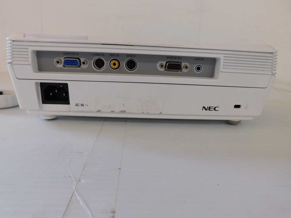 ^^ NEC MODEL NP200 PROJECTOR - NO REMOTE (SSP78)