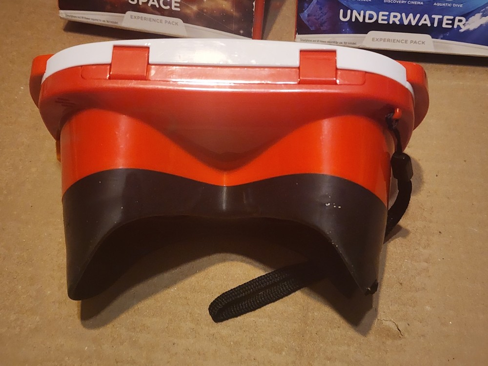 Mattel View Master Virtual Reality Headset +Experience Pack Underwater + Space