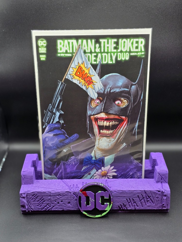Joker - DC Comics - Comic Book Display Stand CGC, CBCS, Non-Graded Comics