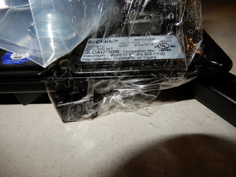 Chief Projector Ceiling Mount Kit w/ RSMA Base & CMS012018 12-18" Column Extensi